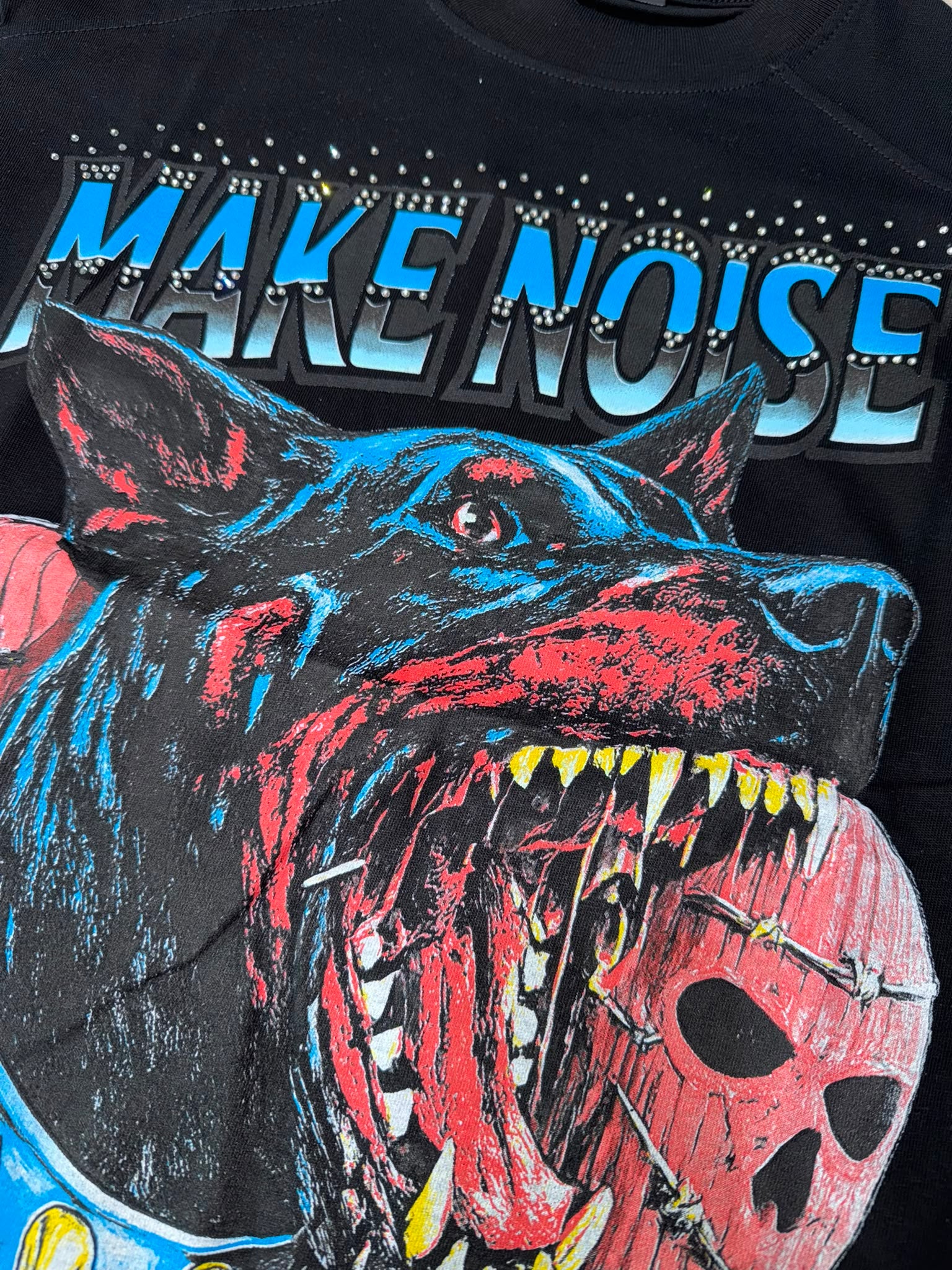 t-shirt make noise